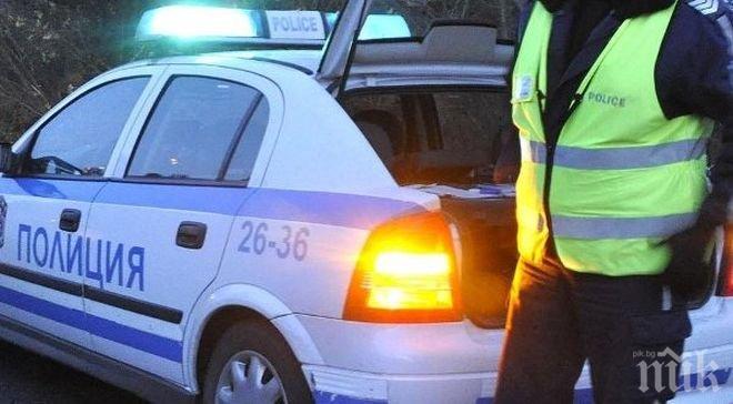 Нов екшън на пътя! Джигит отнесе патрулка във Враца и избяга от мястото на катастрофата