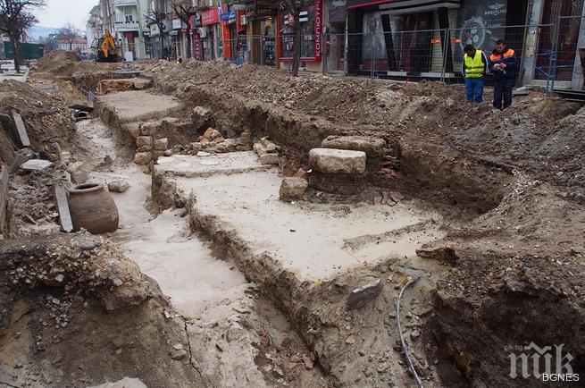ВиК дейности рушат разкопките във Варна