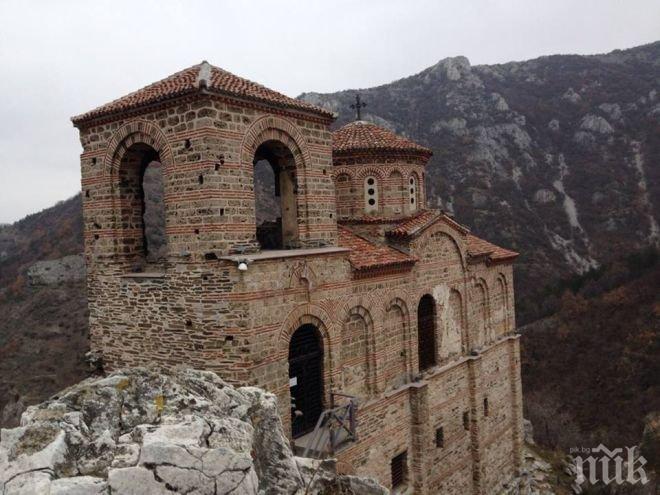 Три активни свлачища има под Асеновата крепост