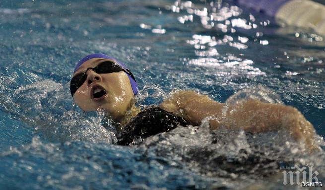Два покрити норматива, 7 рекорда и 4 медала за плувците ни