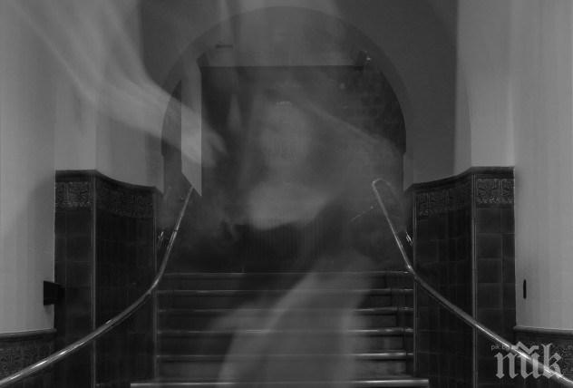 Шок! Баба от отвъдното тормози съпруга си, защото й обувал чехлите