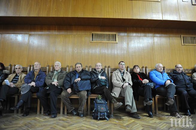 150 000 пенсионери работят у нас