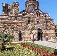 В Несебър пристигнаха първите туристи