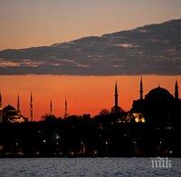 Миризлив инцидент в Истанбул! Туркиня си свърши незабелязано 