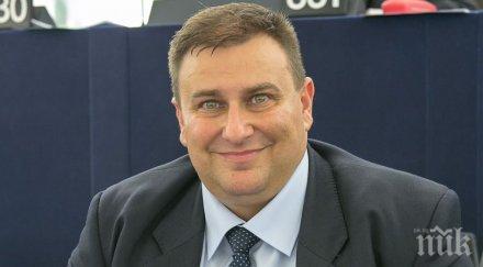 емил радев прилагат двойни стандарти оценките правосъдните системи държавите членки