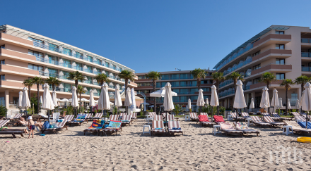 парашутът хотелиерите отвори