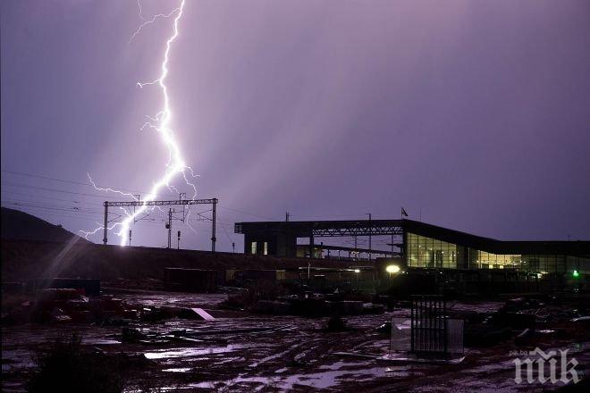 Най-малко 10 души са изчезнали безследно, а 3 хил. са останали без дом в резултат на свлачище в Бурунди