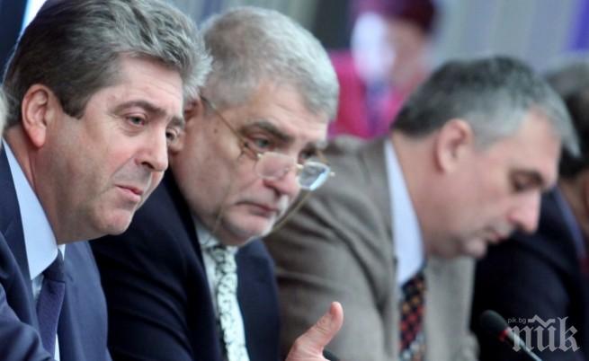 Първанов само се чуди как да докопа властта 