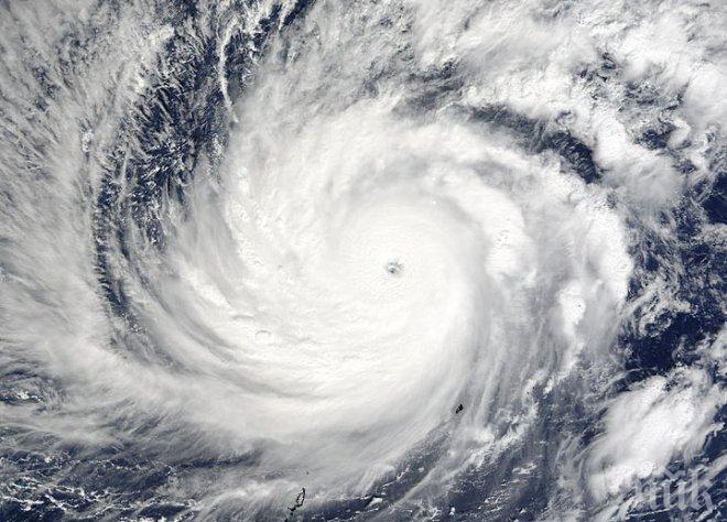 Супер тайфун наближава Каролинските острови