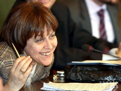 Вдигнаха колата на Татяна Дончева до парламента 