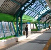 Таксиметровите шофьори на летището притеснени от отлив на клиенти заради метрото