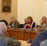 Адв. Веска Волева в парламента: Абсолютно всички банки са пирамиди и раздават пари на свои фирми