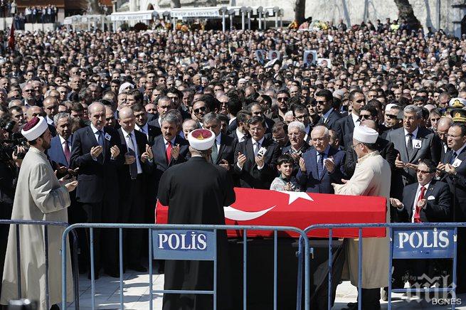 Турският прокурор убит от похитителите си