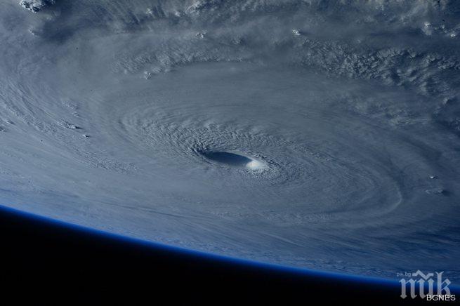 Международната космическа станция прелетя над супертайфуна Майсак