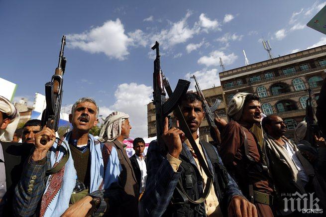 Йеменските бунтовници превзеха президентския дворец в Аден 