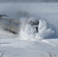 Влак от Варна блокиран 3 часа в преспите 
