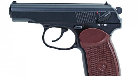 пиян стреля макаров прозорците къщата