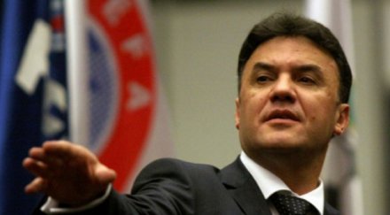 боби михайлов обичам стоичков