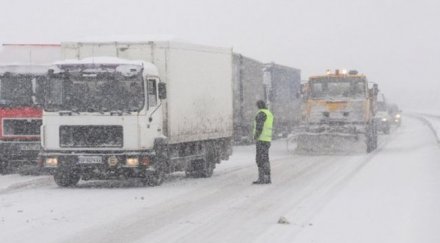 души нощуваха затрупан преспи автобус