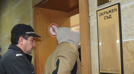 пращат заловен акция шок италианските власти