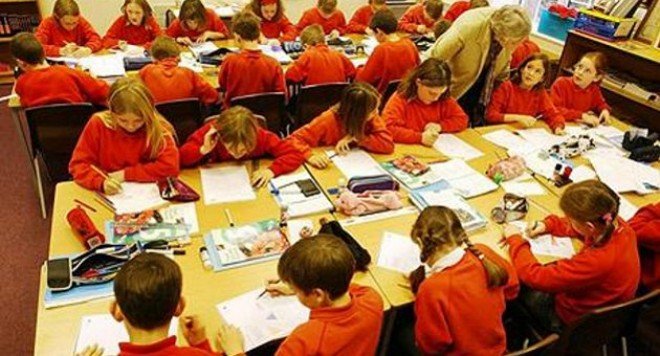 5 -годишно британче преби бременната си учителка