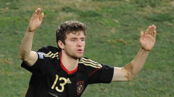 Томас Мюлер остава в Байерн до 2017 година