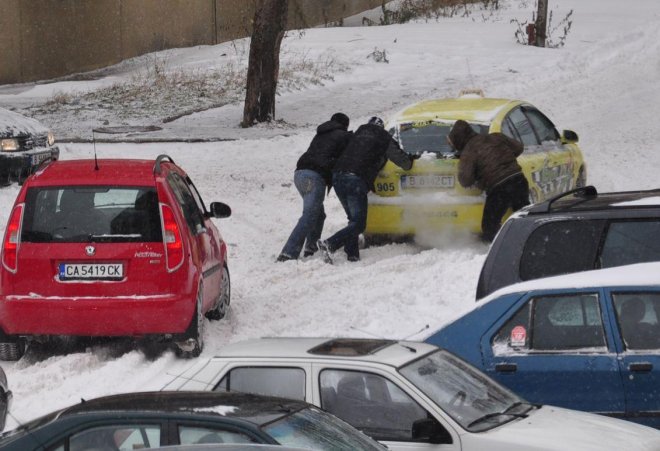 АПИ затвори всички пътища в област Варна 