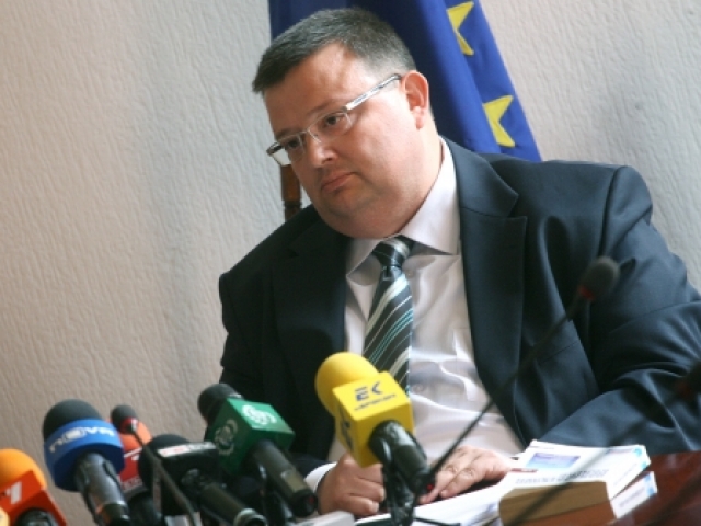 Скандал! Сотир Цацаров излъгал ВСС при изслушването