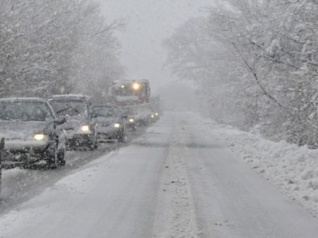 Двама нашенци измъкнати от снежната блокада в Румъния