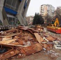 Премиерът Борисов и министър Кралев инспектираха реконструирания Дворец на културата и спорта във Варна