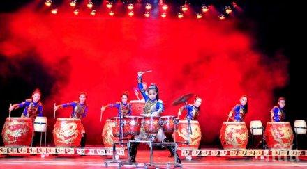 четиринадесет талантливи китайки нажежат атмосферата максимум зала ндк*