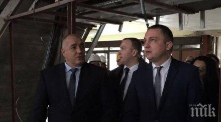 борисов заради годишна престъпна небрежност изскачат скрити дефекти ремонта спортната зала варна снимки