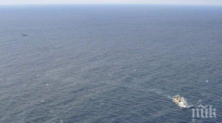 самолет амфибия търси оцелели потъналия руски траулер