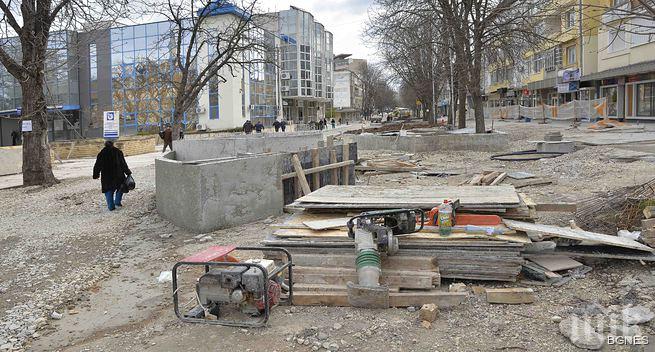 Разград недоволства заради бавни ремонти работи  