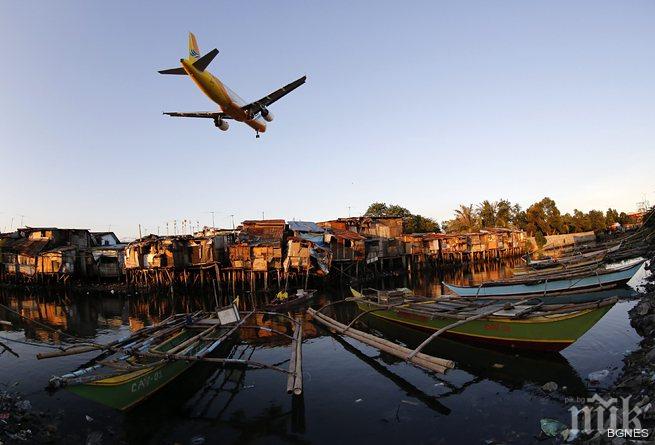 Евакуират 20 000 на Филипините заради ураган