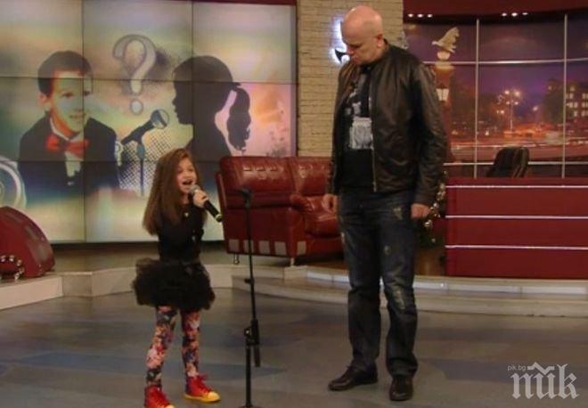 Слави предпочел да пее с Крисия вместо с Елена Папаризо в „Арена Армеец” (видео)