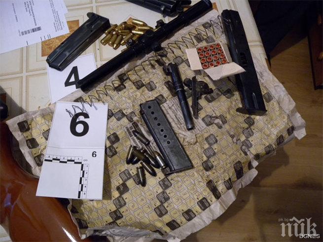 Намериха арсенал от боеприпаси в кола, влизаща от България в Турция