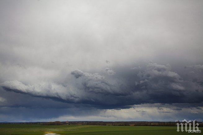 Жълт код в почти цялата страна заради силния вятър