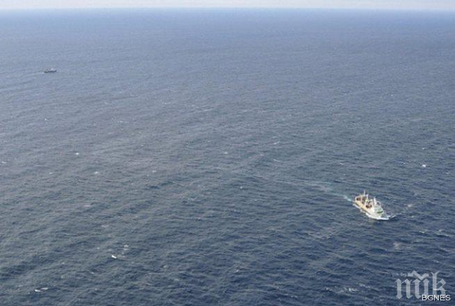 Самолет-амфибия ще търси оцелели от потъналия руски траулер