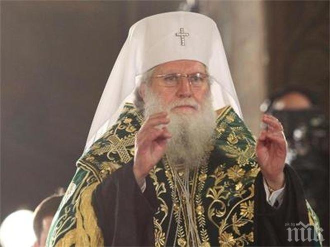 Патриарх Неофит оглави празнична литургия по повод Цветница
