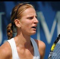 Сесил Каратанчева срещу Саманта Стосър в първия кръг на турнира по тенис в Чарлстън