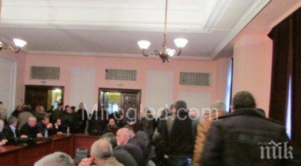 съдбата тролеите перник остава неясна работниците остават без заплати