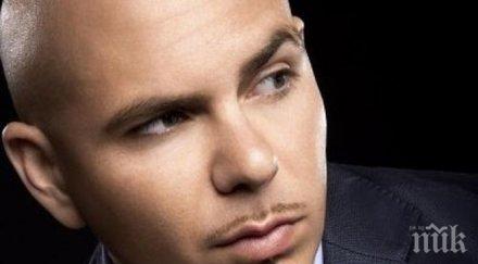 рапърът питбул раздели мениджъра