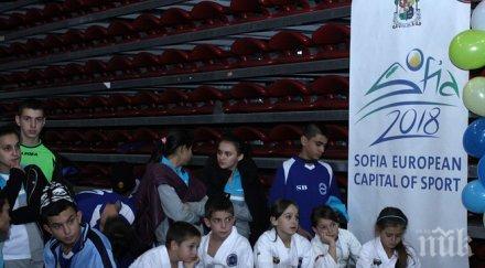 първи път международно участие великденския турнир деца риск