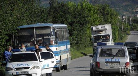 ужасна катастрофа пътя софия бургас кола заби челно автобус падна канавката жертва няколко ранени