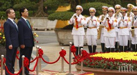 медведев небивало високо доверие русия виетнам