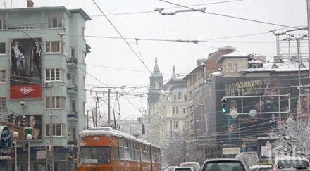 градският транспорт софия движи минути закъснение заради снега