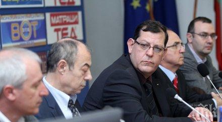 лекари слагат ленти протест навръх празника