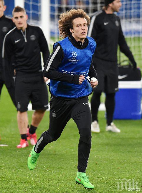 Давид Луис е под въпрос за мача срещу Барса