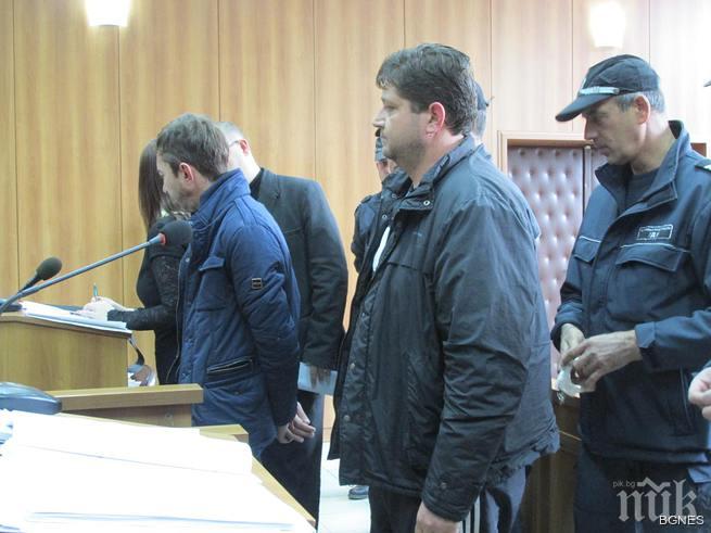 Митнически началник в ареста заради канала за контрабанда на цигари